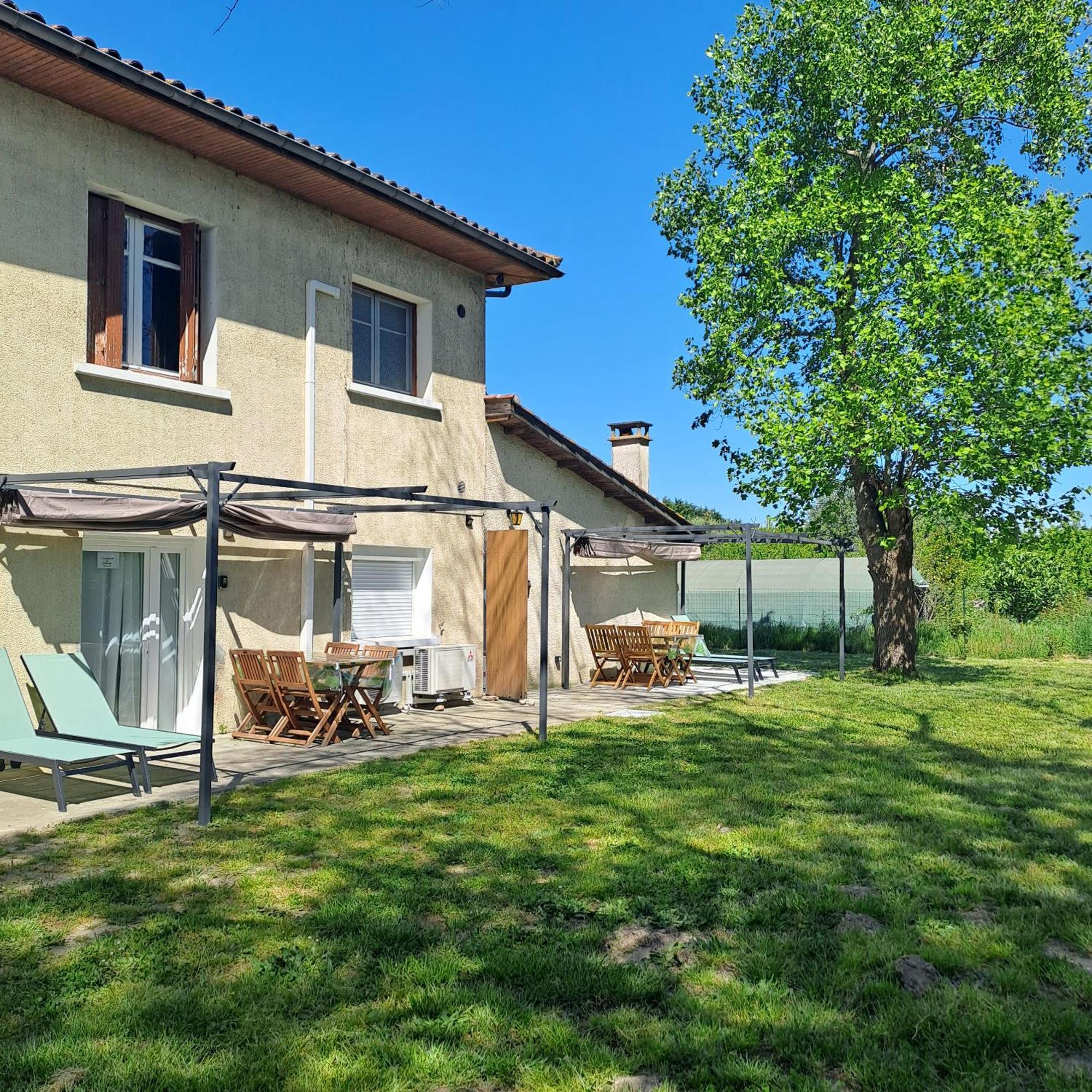 Gites De L'Akwaba Buzet-sur-Baise Exterior photo